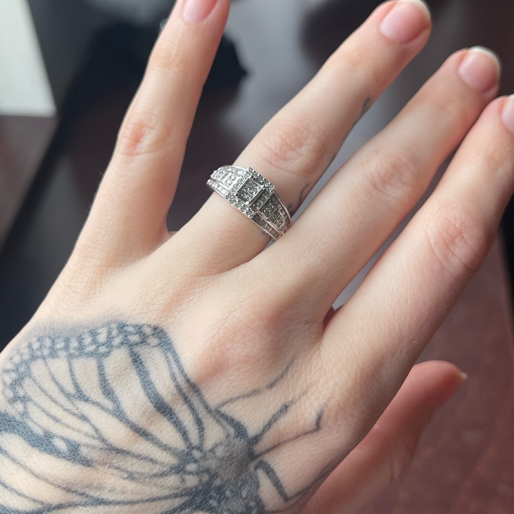 10k White Gold Engagement Ring